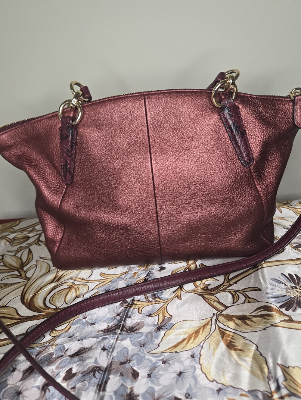 Coach Metallic Burgundy Pebbled Leather Satchel Crossbody Bag Gold Hardware - Picture 4 of 9